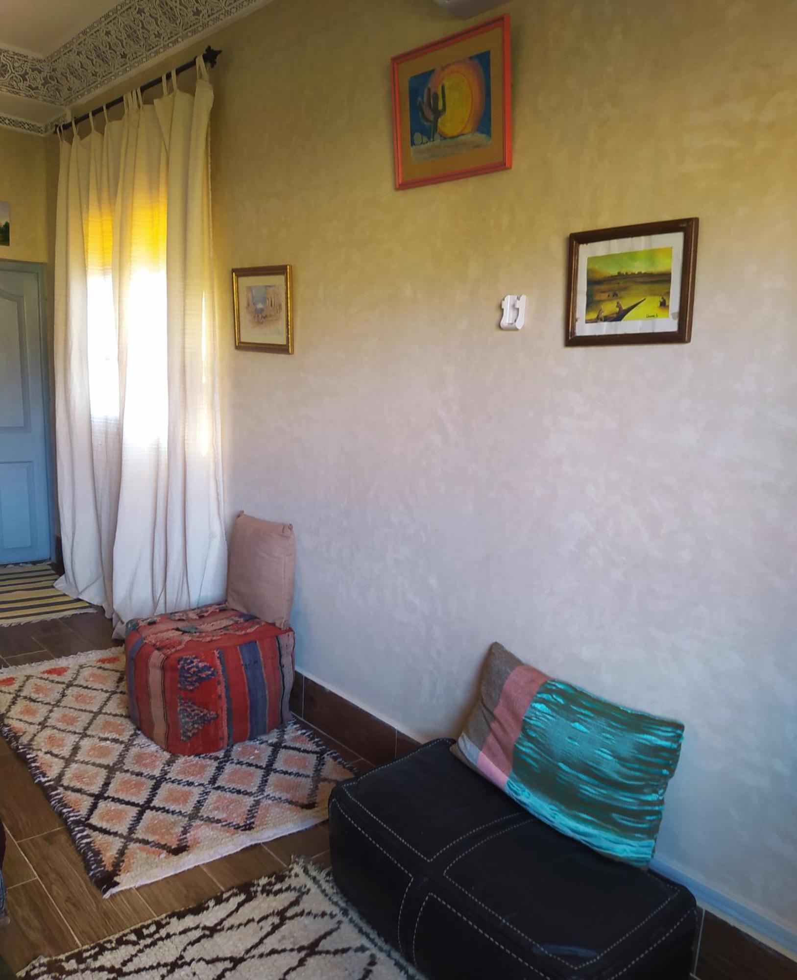 לינה וארוחת בוקר דמנאת Le Petit Jardin חדר תמונה